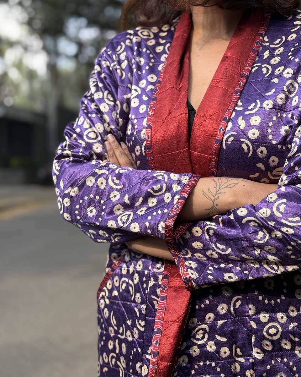 Ambernest Mashru Silk Reversible Quilted Jacket - Image 18