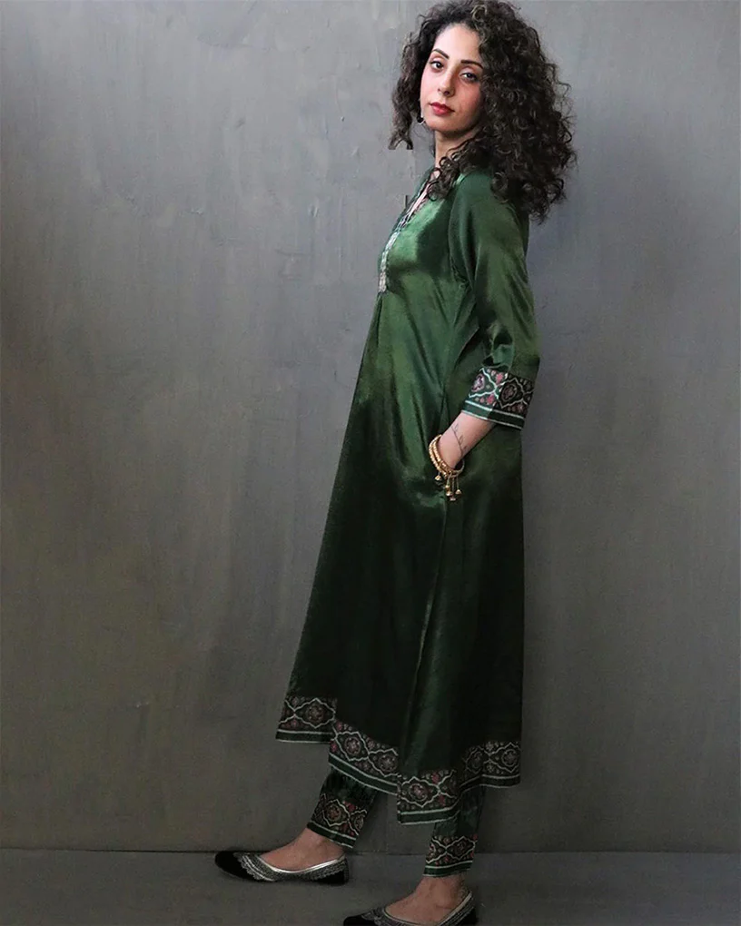 Aranya Block printed Mashru Silk Kurta Set - Image 4