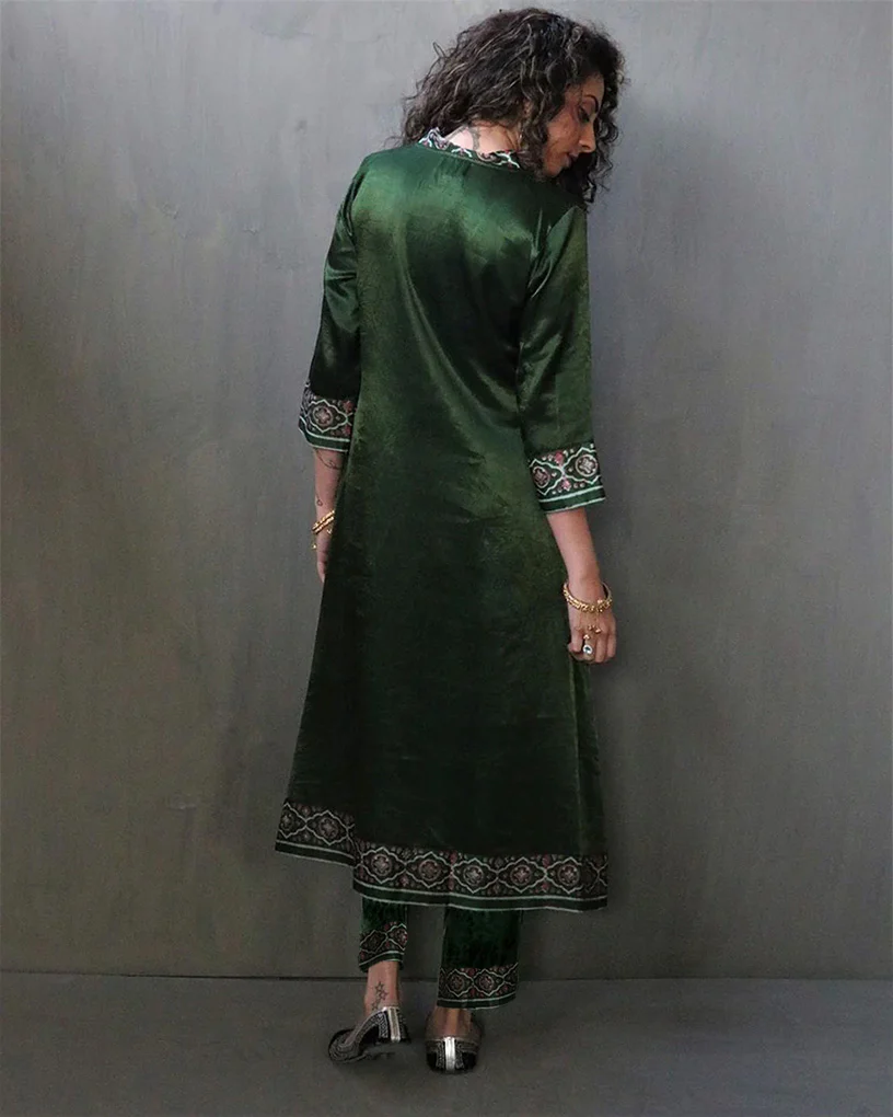 Aranya Block printed Mashru Silk Kurta Set - Image 5