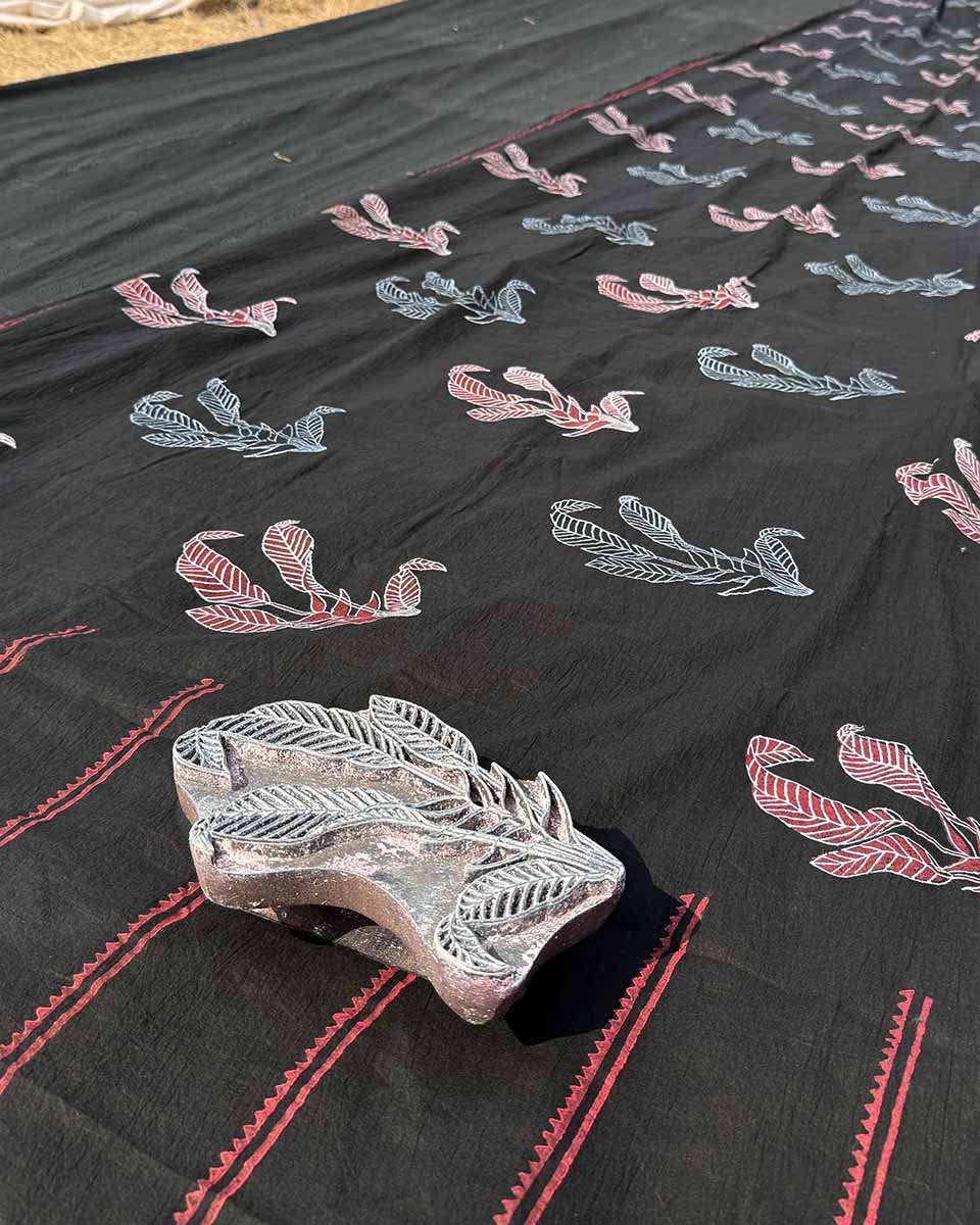 Raindrop Black Block printed Cotton Saree - Image 4