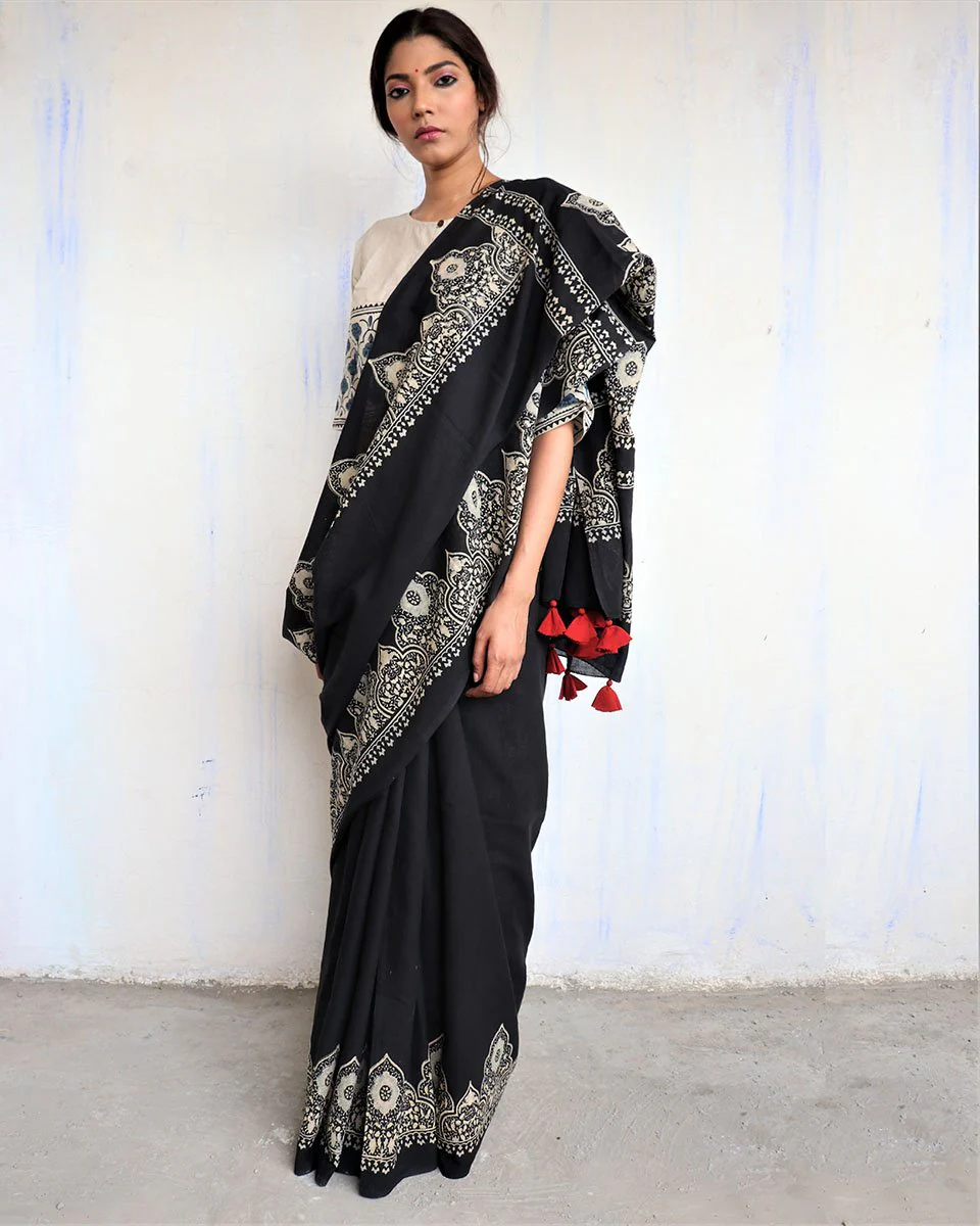Black Block Printed Cotton Mul Saree -God - Image 2