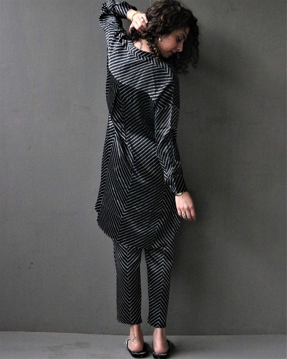 Black Stripe Handprinted Mashru Silk Kurta Set Of 2 - Image 5