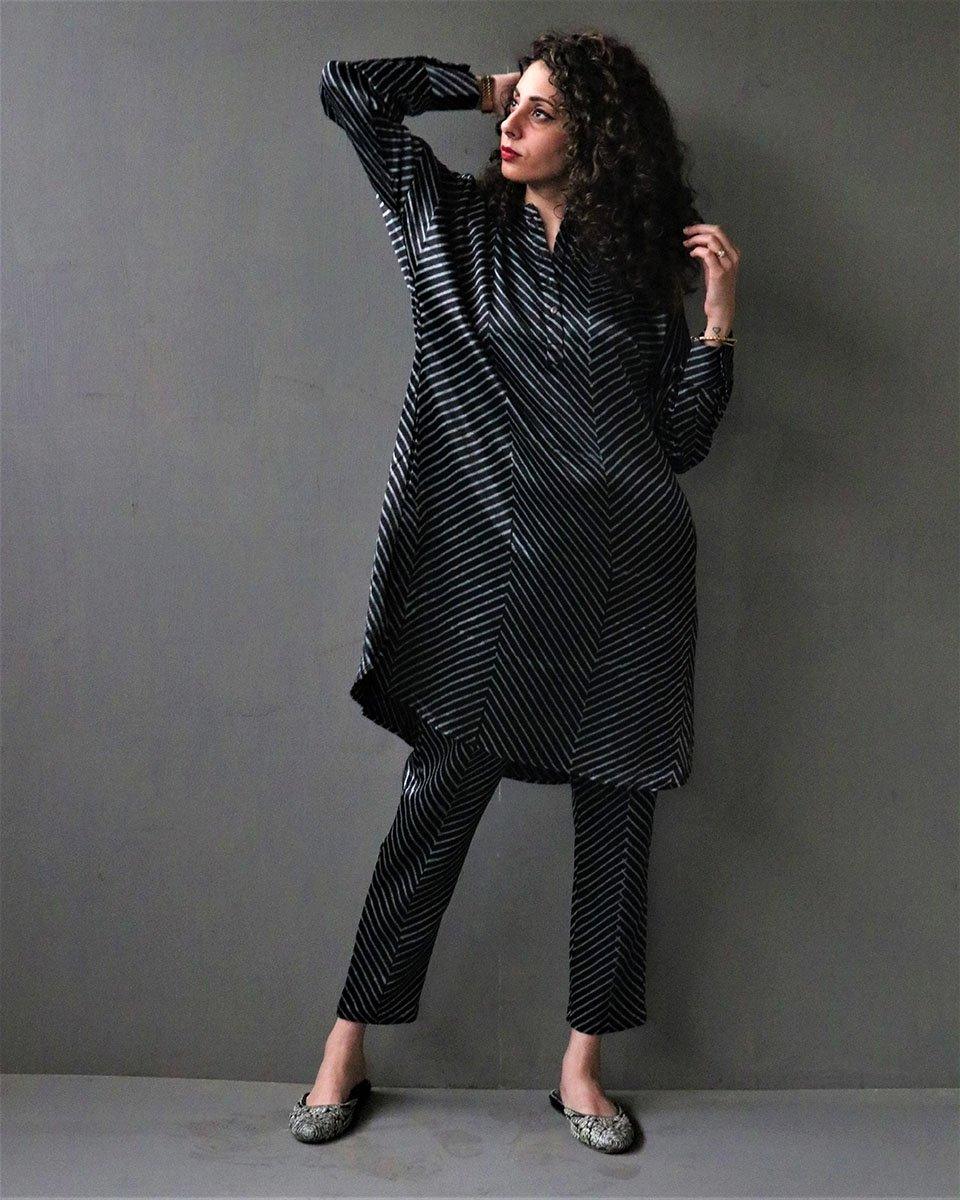 Black Stripe Handprinted Mashru Silk Kurta Set Of 2 - Image 6