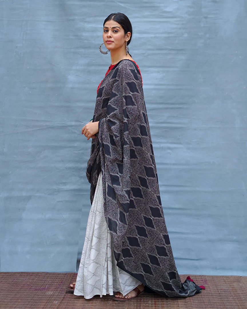 Black & White Tale Handblock Print Cotton Saree - MIS - Image 5