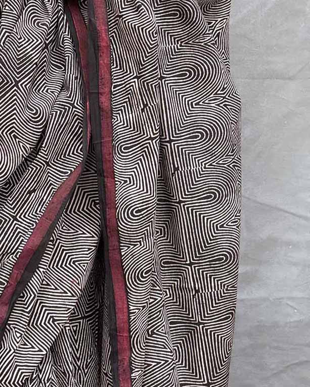 Blush of Dusk Black Block printed Cotton Saree - Image 5