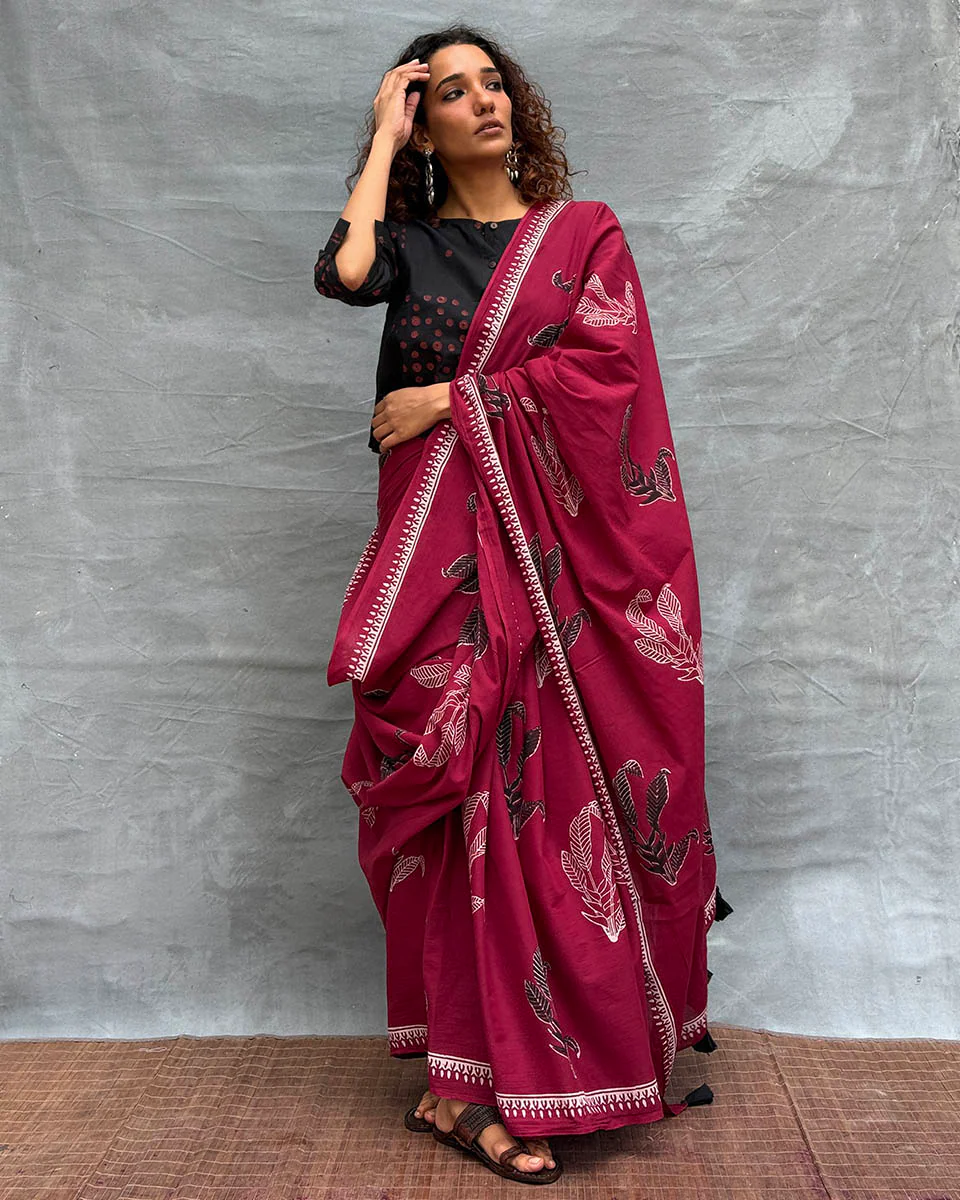 Breeze Maroon Block printed Cotton Saree - Image 2