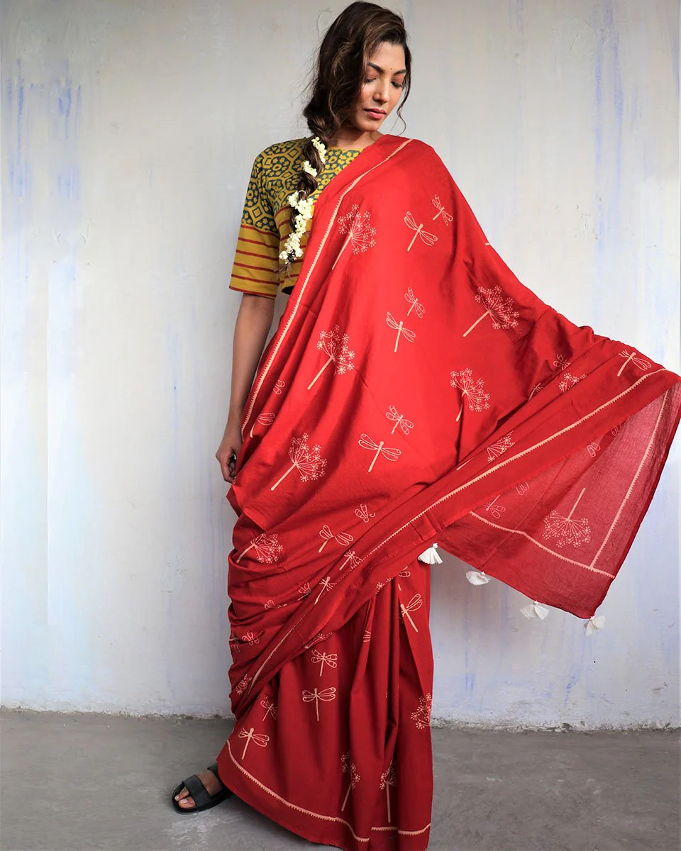 Red Blockprinted Cotton Mul Saree - God - Image 4