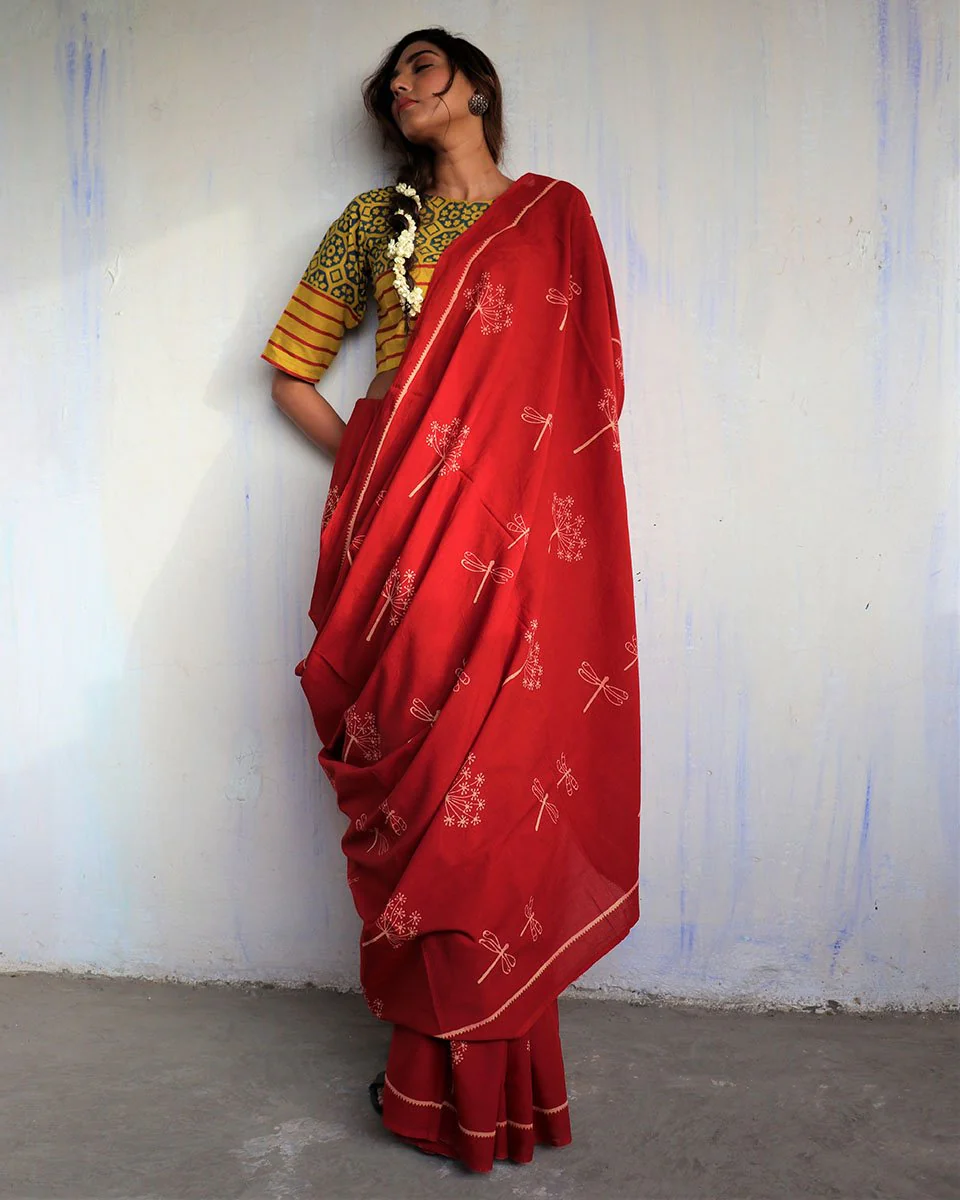 Red Blockprinted Cotton Mul Saree - God - Image 5