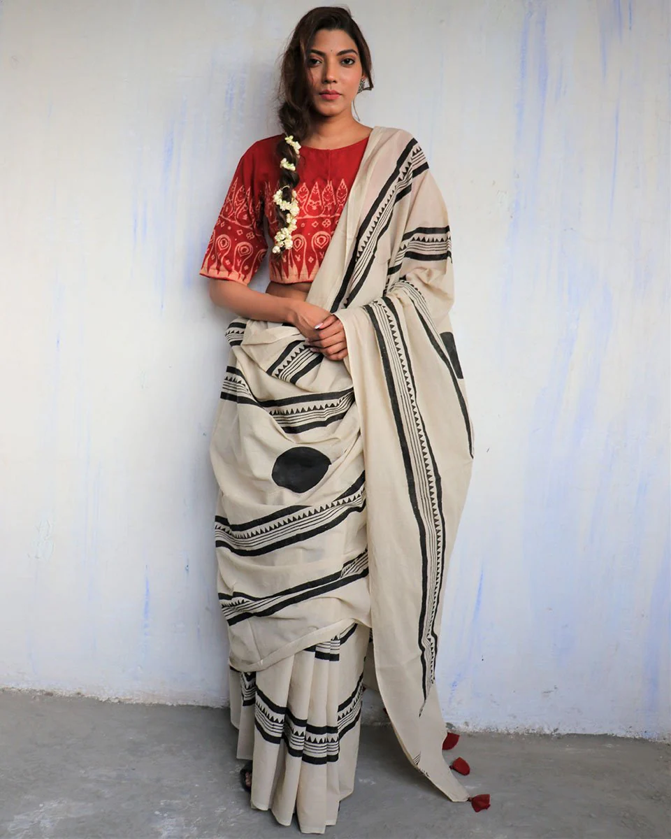Ivory Blockprinted Cotton Mul Saree - God - Image 2