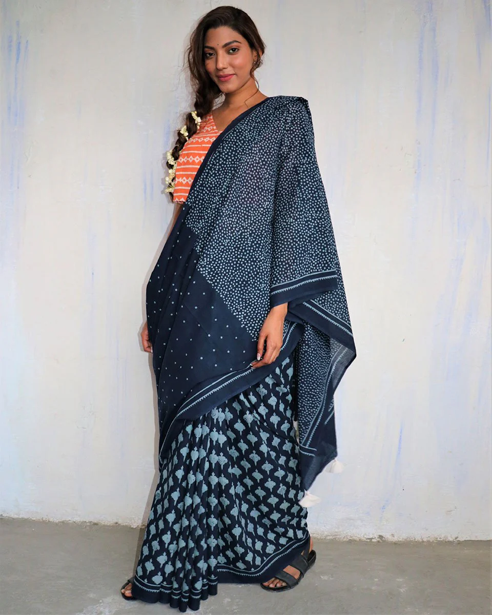 Blue Blockprinted Cotton Mul Saree - God - Image 3