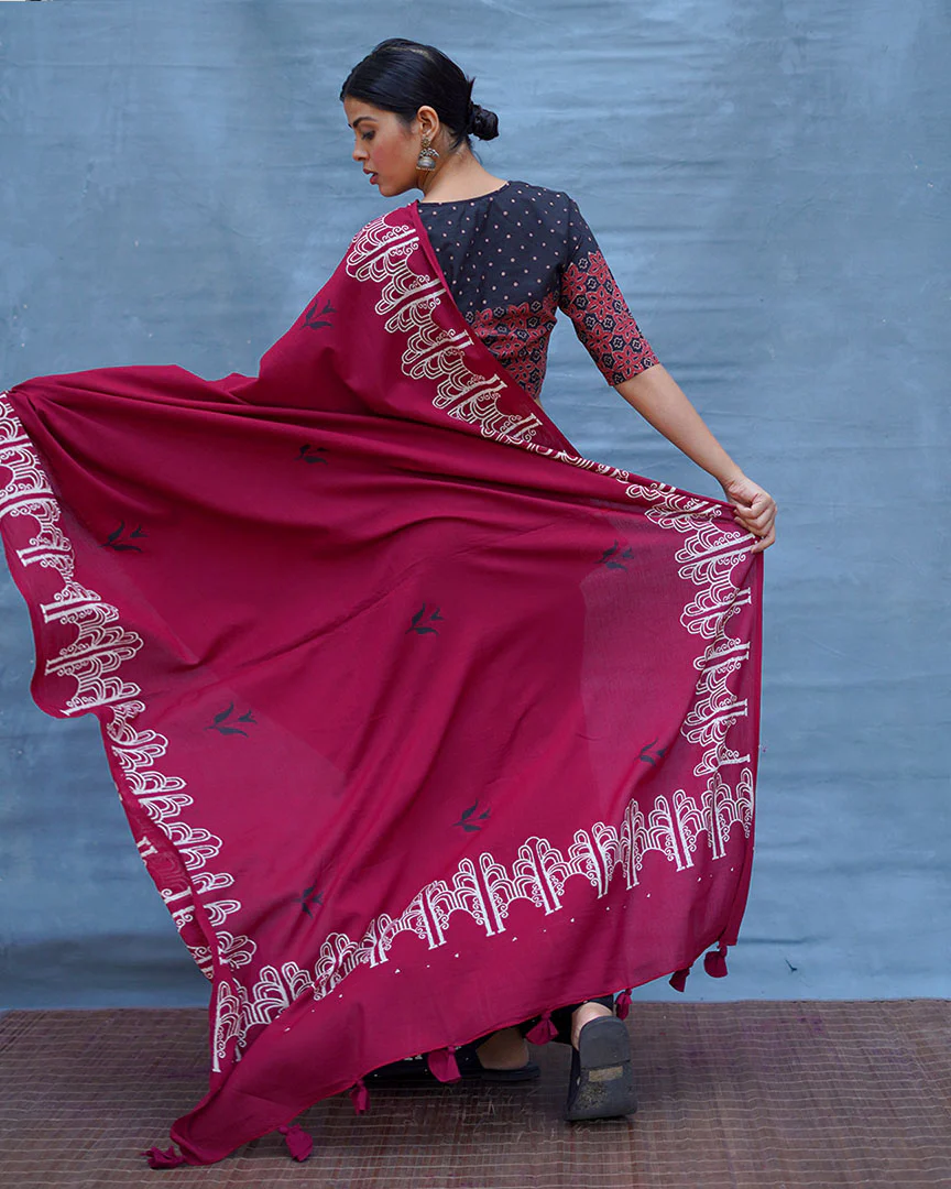 Damini Maroon With Black Handblock Printed Cotton Saree - Soil - Image 3