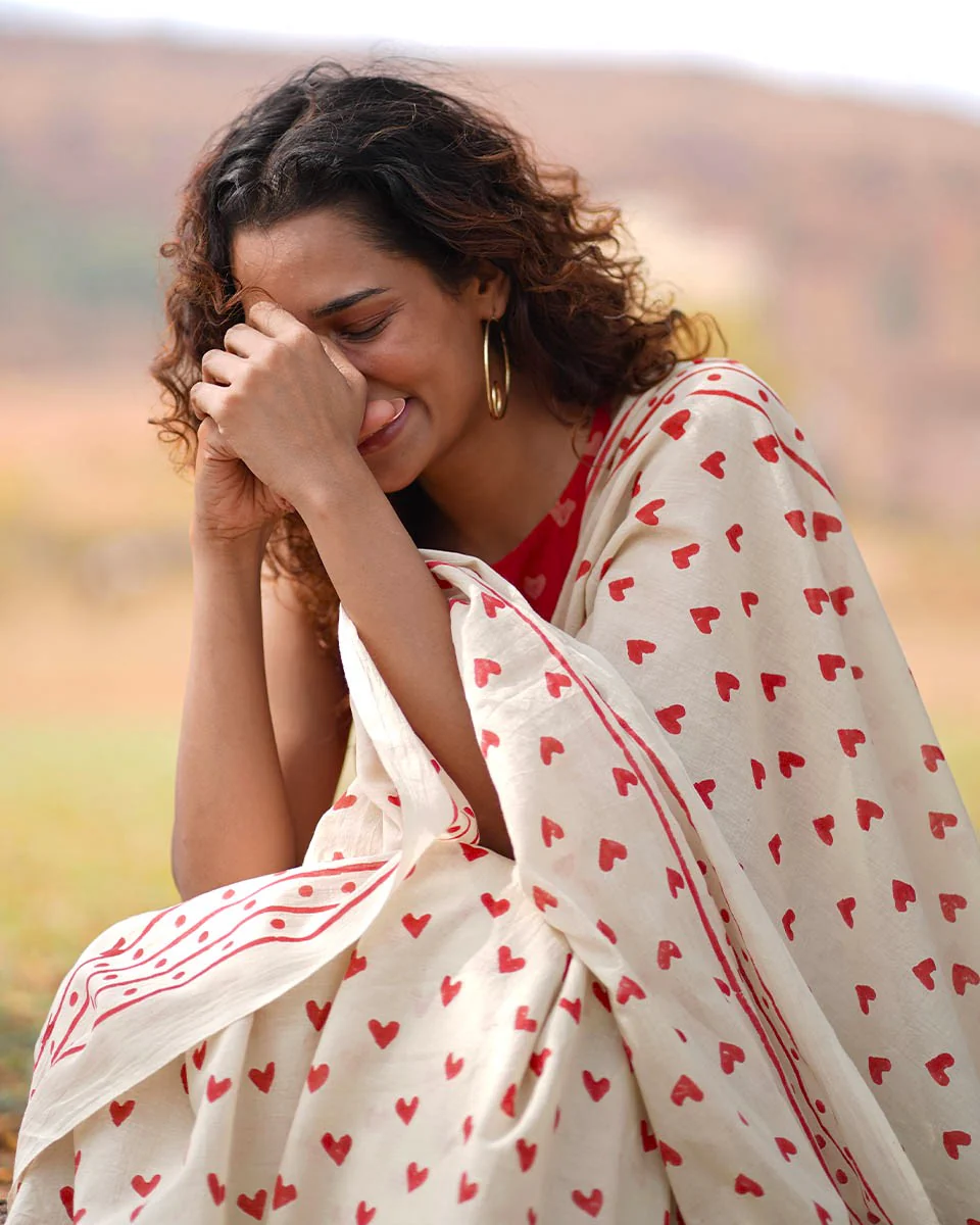 Dil Awara Ivory Hand block Printed Cotton Saree - Image 2