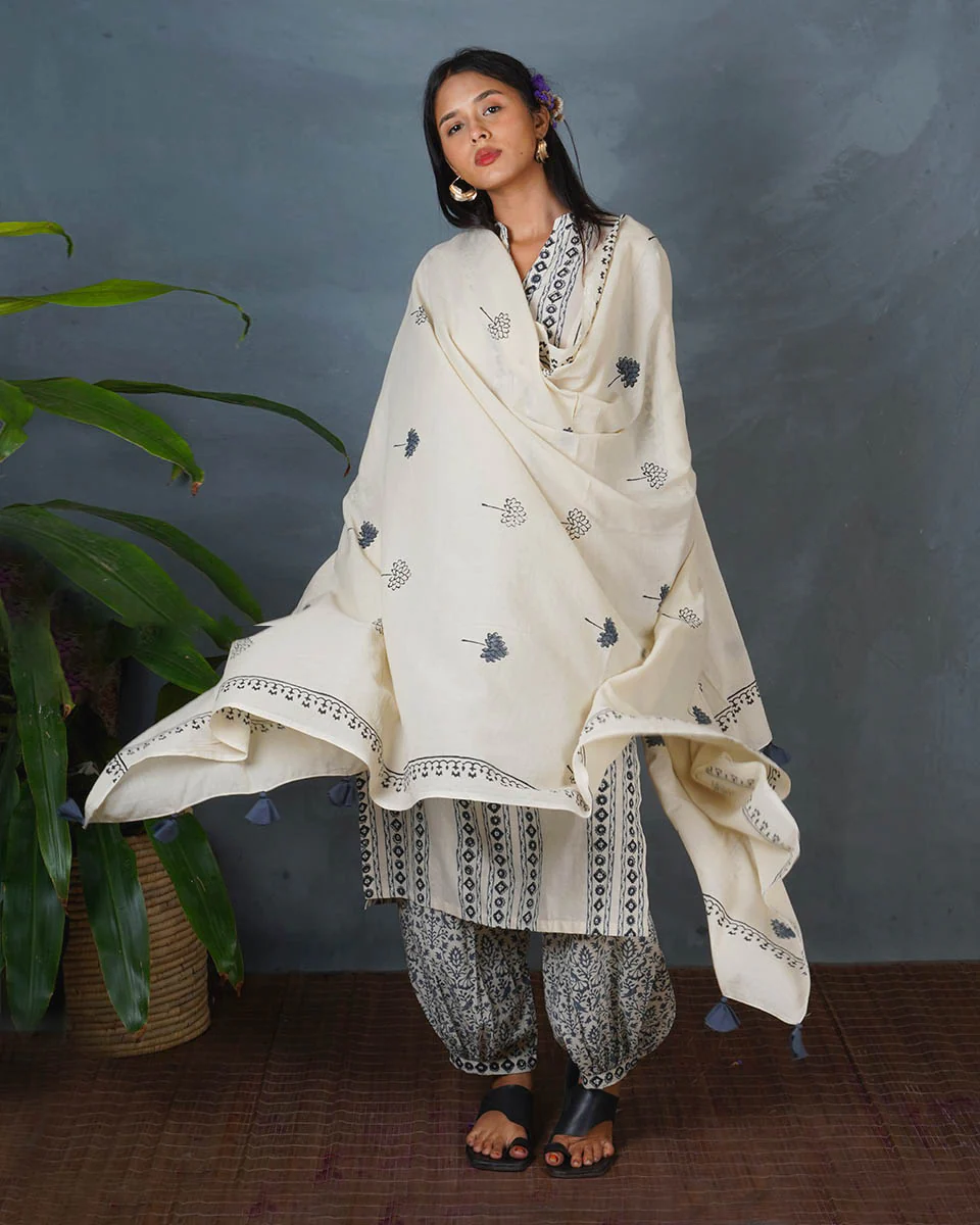 Drifting Ash Ivory Block Printed Dupatta - BMS - Image 3
