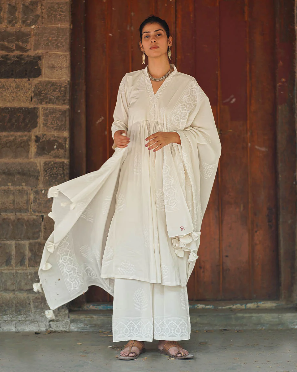 Feather Tide Ivory Block Printed Dupatta - SFD