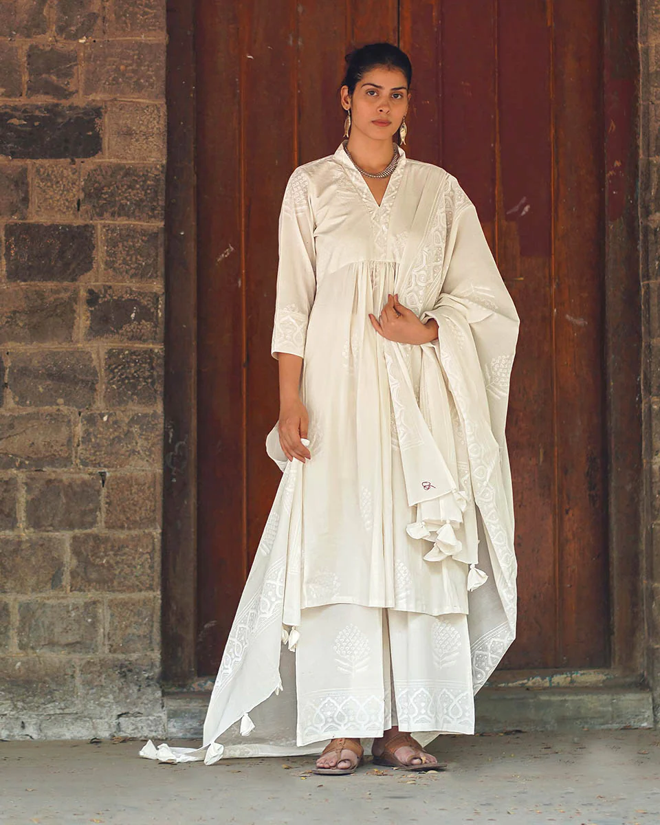 Feather Tide Ivory Block Printed Dupatta - SFD - Image 2