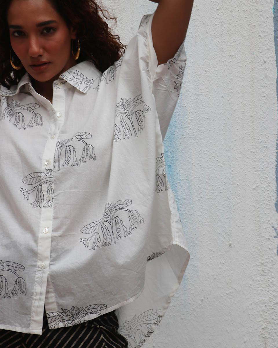 "Flor d’Luna Handblock Printed Cotton Shirt - Mono - Image 3