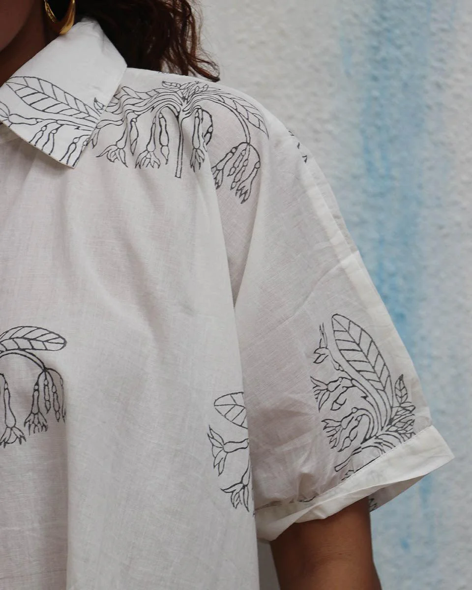 "Flor d’Luna Handblock Printed Cotton Shirt - Mono - Image 4