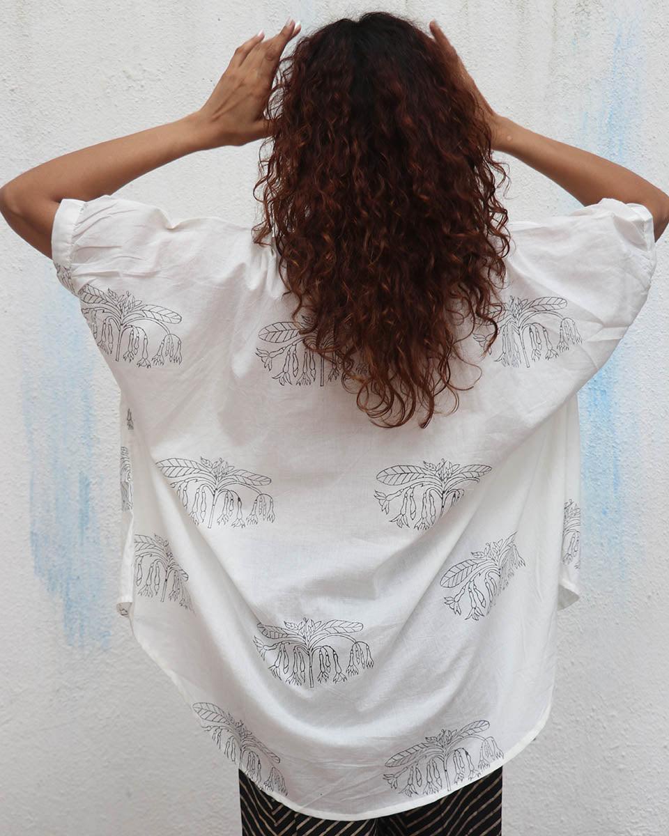 "Flor d’Luna Handblock Printed Cotton Shirt - Mono - Image 5