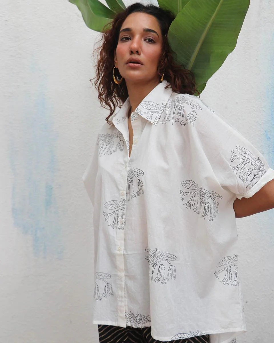 "Flor d’Luna Handblock Printed Cotton Shirt - Mono - Image 6