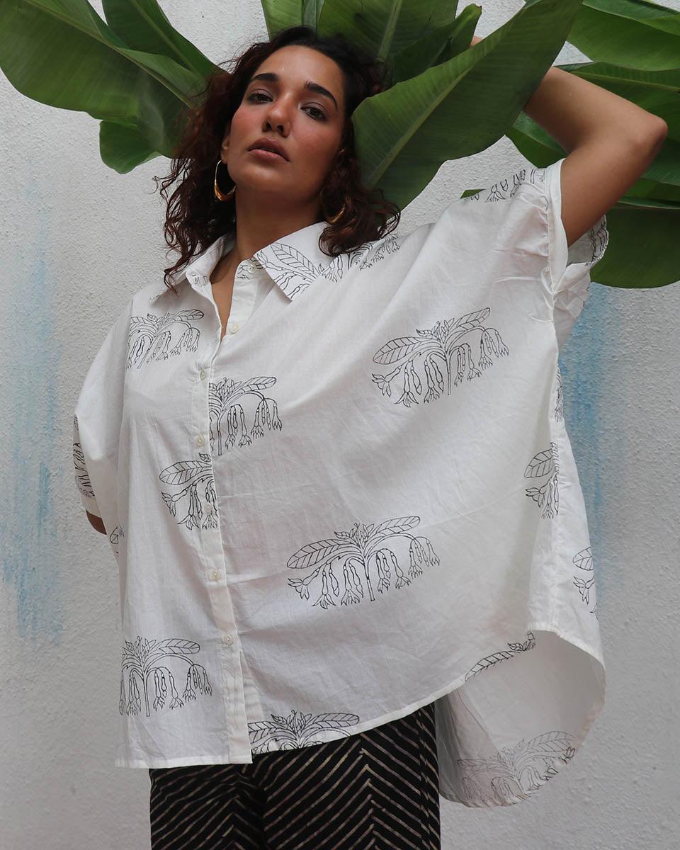 "Flor d’Luna Handblock Printed Cotton Shirt - Mono - Image 7