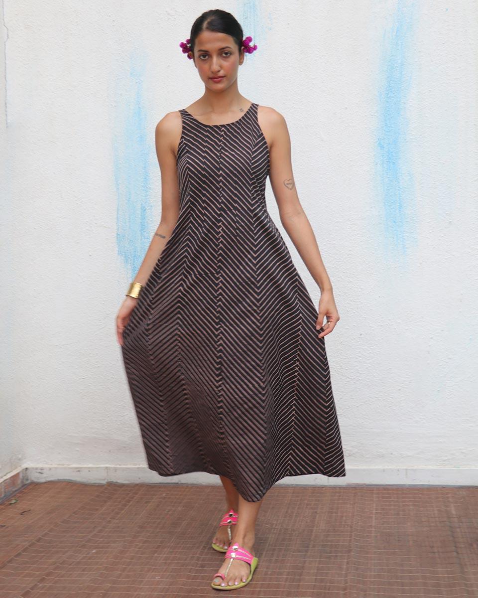 Gul-nari Blockprinted Cotton Dress - Flower Girl - Image 2