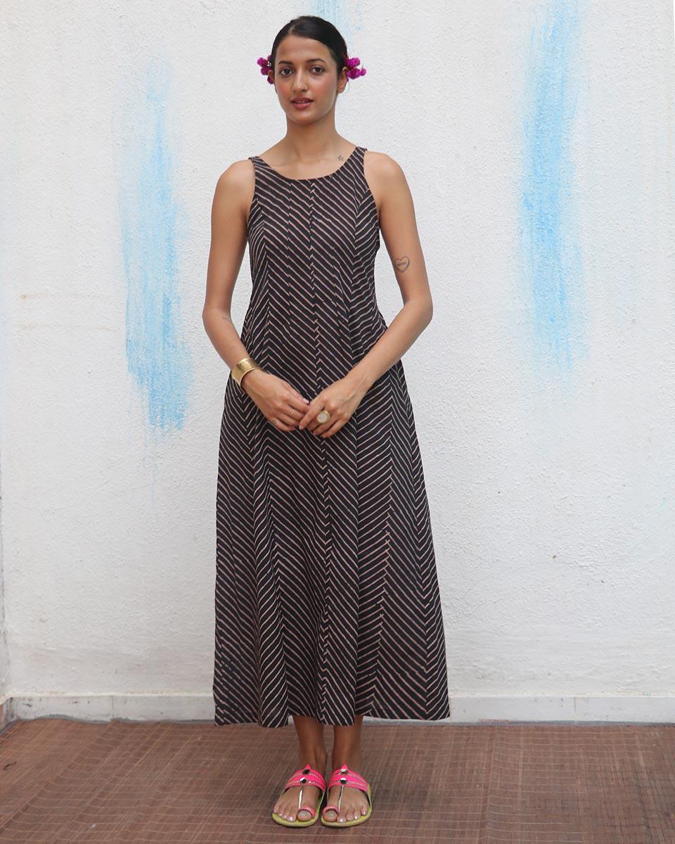 Gul-nari Blockprinted Cotton Dress - Flower Girl - Image 4