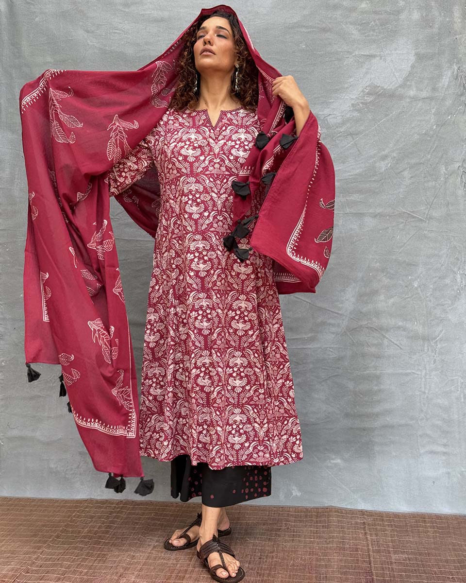 Hues of Horizon Blockprinted Cotton Dupatta - Image 2