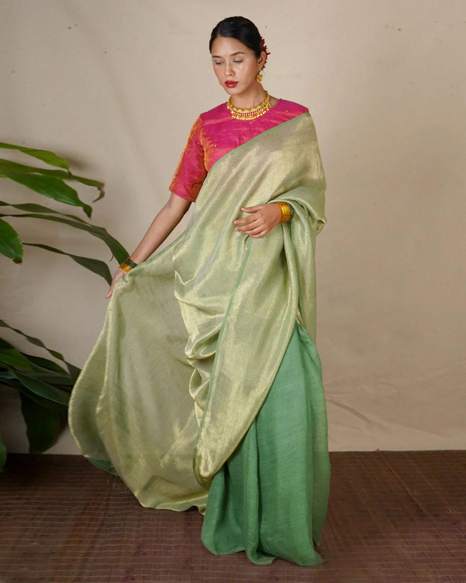 Ishya Green Handwoven Linen Zari Saree - Eknoor - Image 4