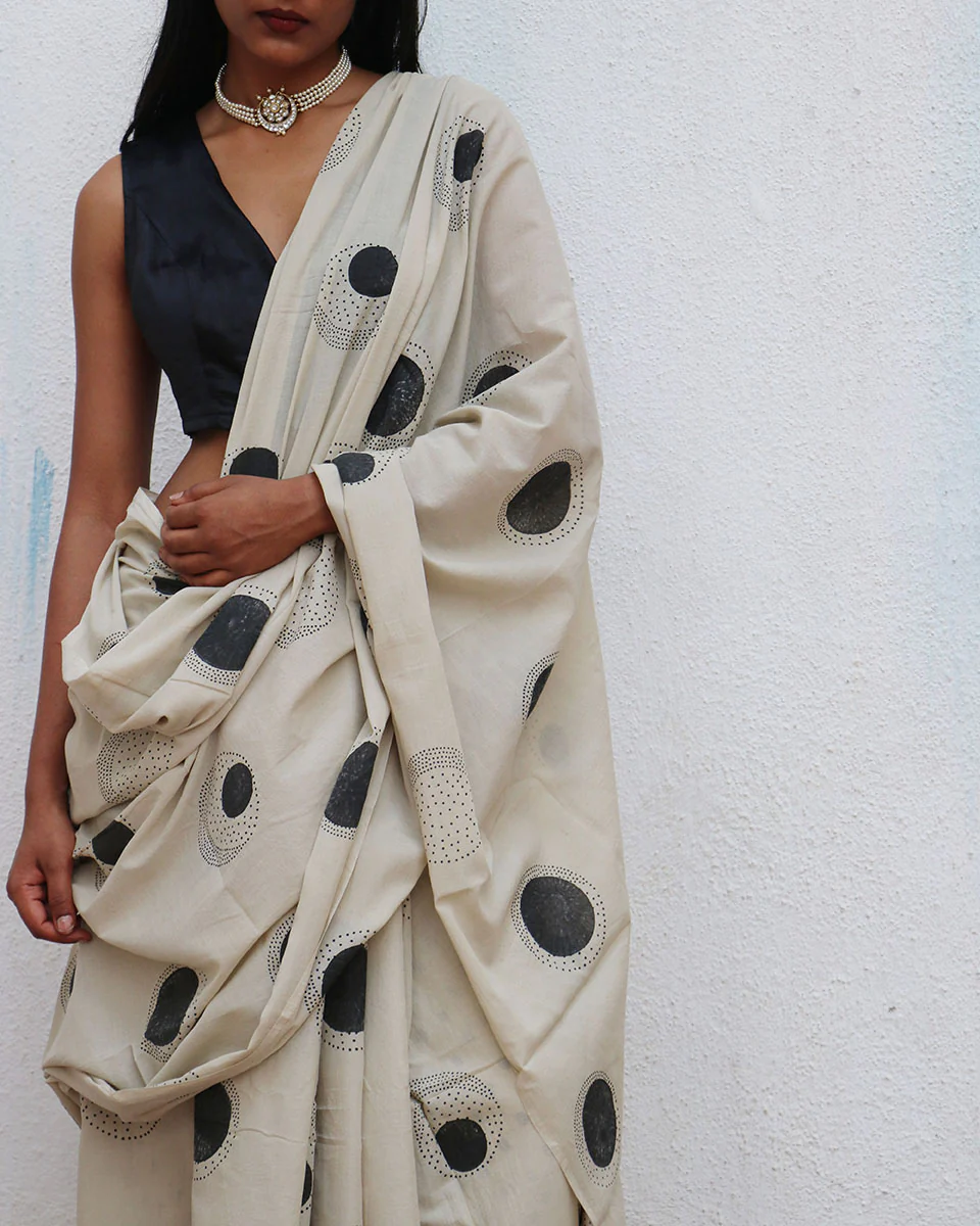 Snowflakes Handblockprinted Cotton Saree - Fmtm - Image 4