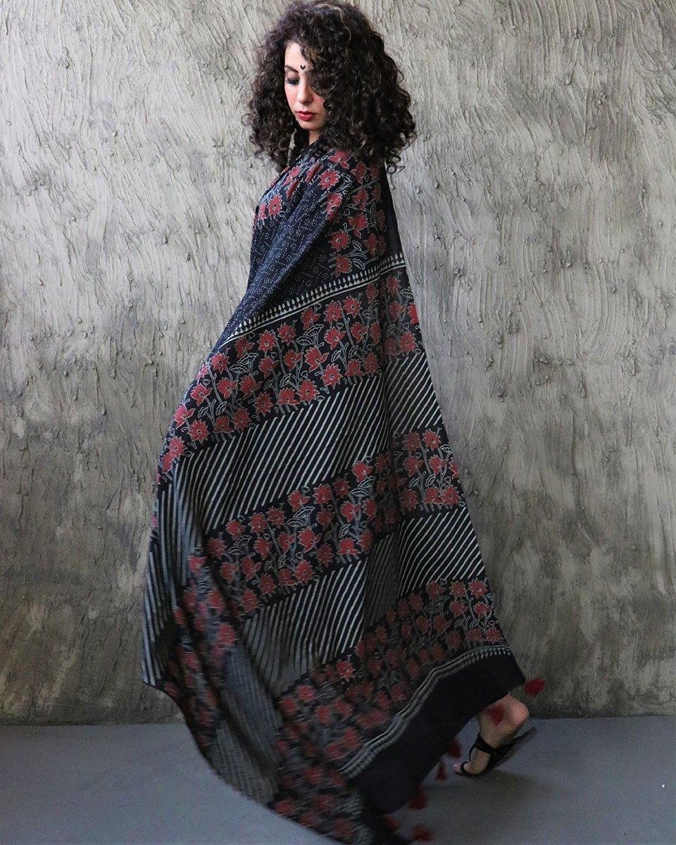 Nazmiyah Handblockprinted Cotton Saree - Kohl - Image 5