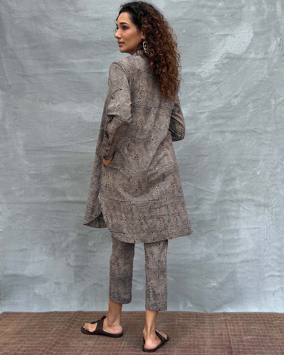 Leaves & Light Blockprinted Cotton Kurta Set - Image 10