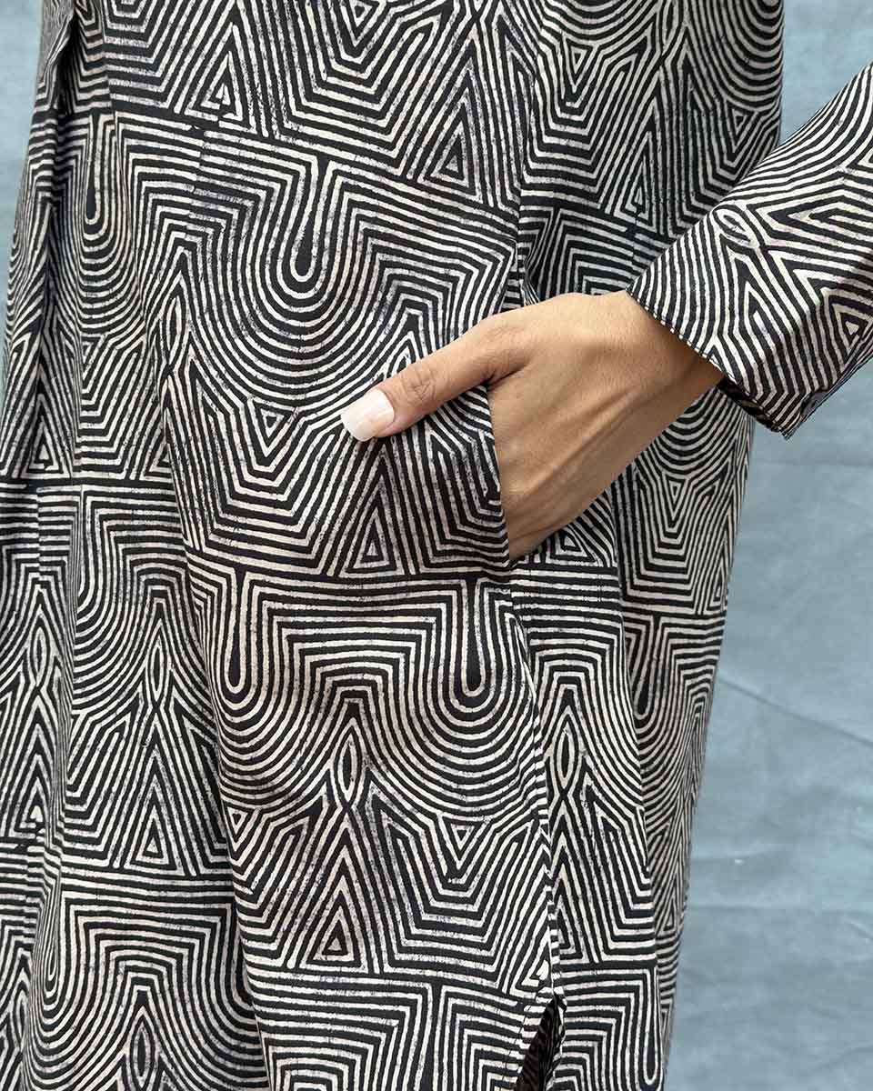 Leaves & Light Blockprinted Cotton Kurta Set - Image 4