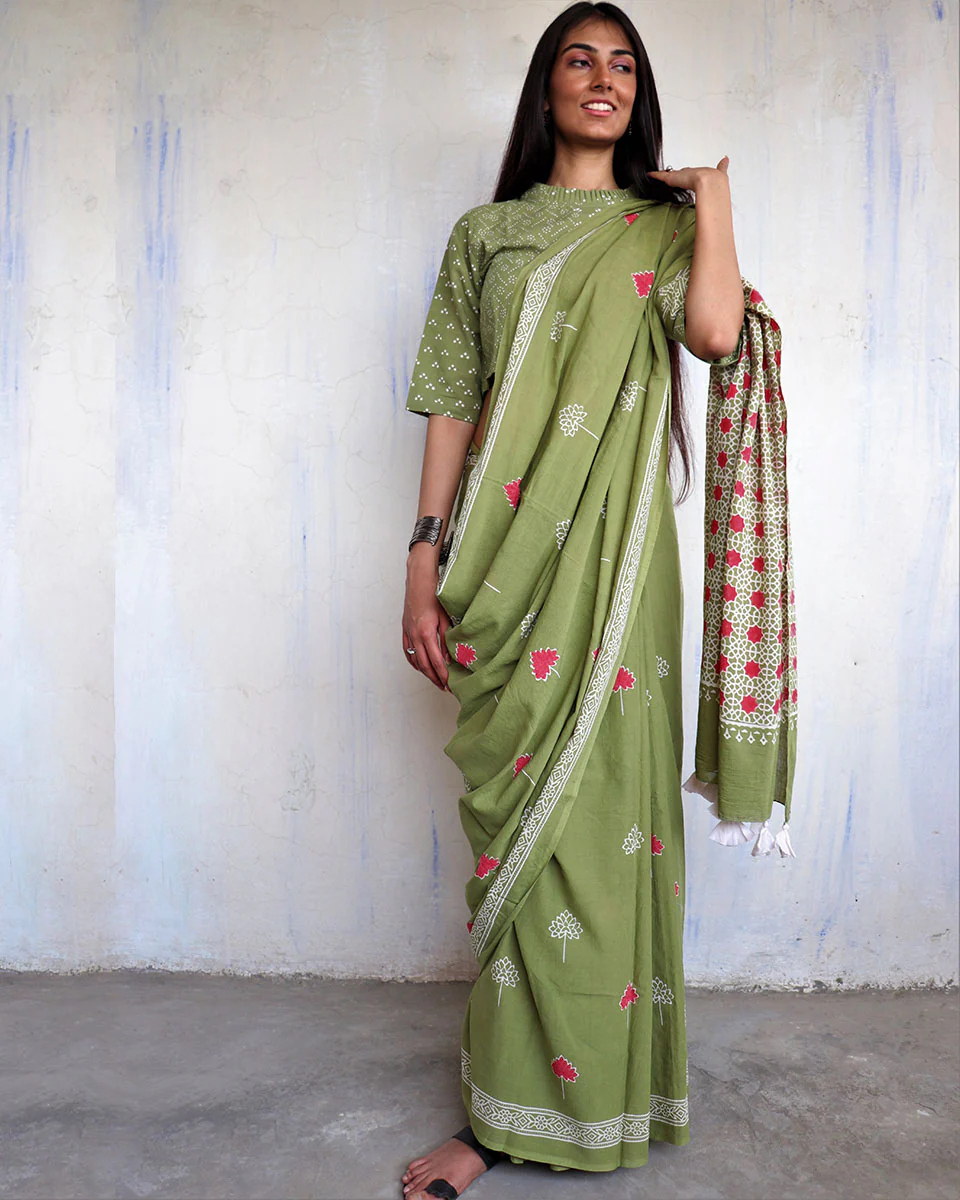 Aaina Handblockprinted Cotton Saree - Ajooni - Image 8