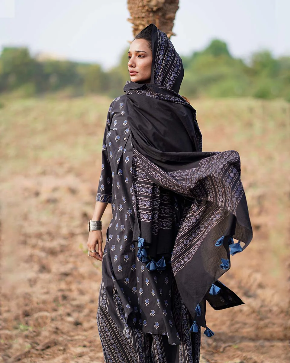 Liquid Grace Blockprinted Cotton Dupatta-WWB - Image 4