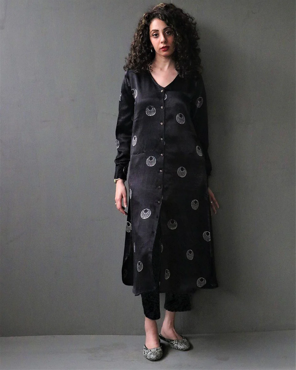 Mahrosh Block printed Mashru Silk Kurta Set - Image 5