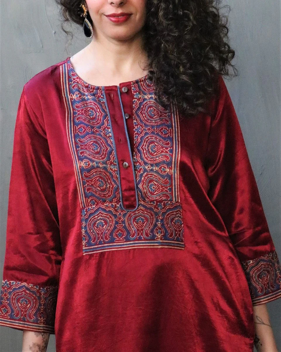Rubaa Handprinted Mashru Silk Kurta Set - Image 2