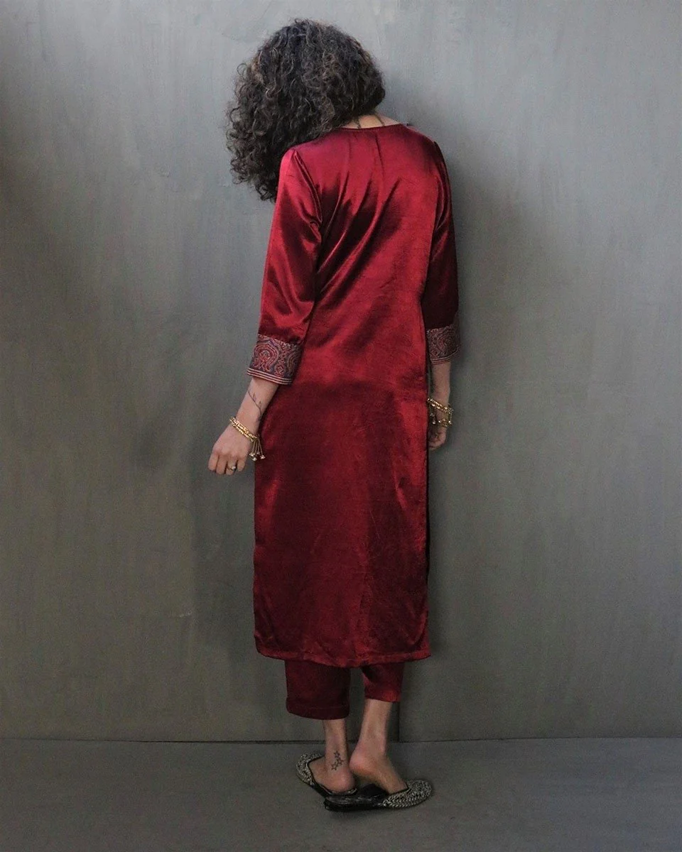 Rubaa Handprinted Mashru Silk Kurta Set - Image 4