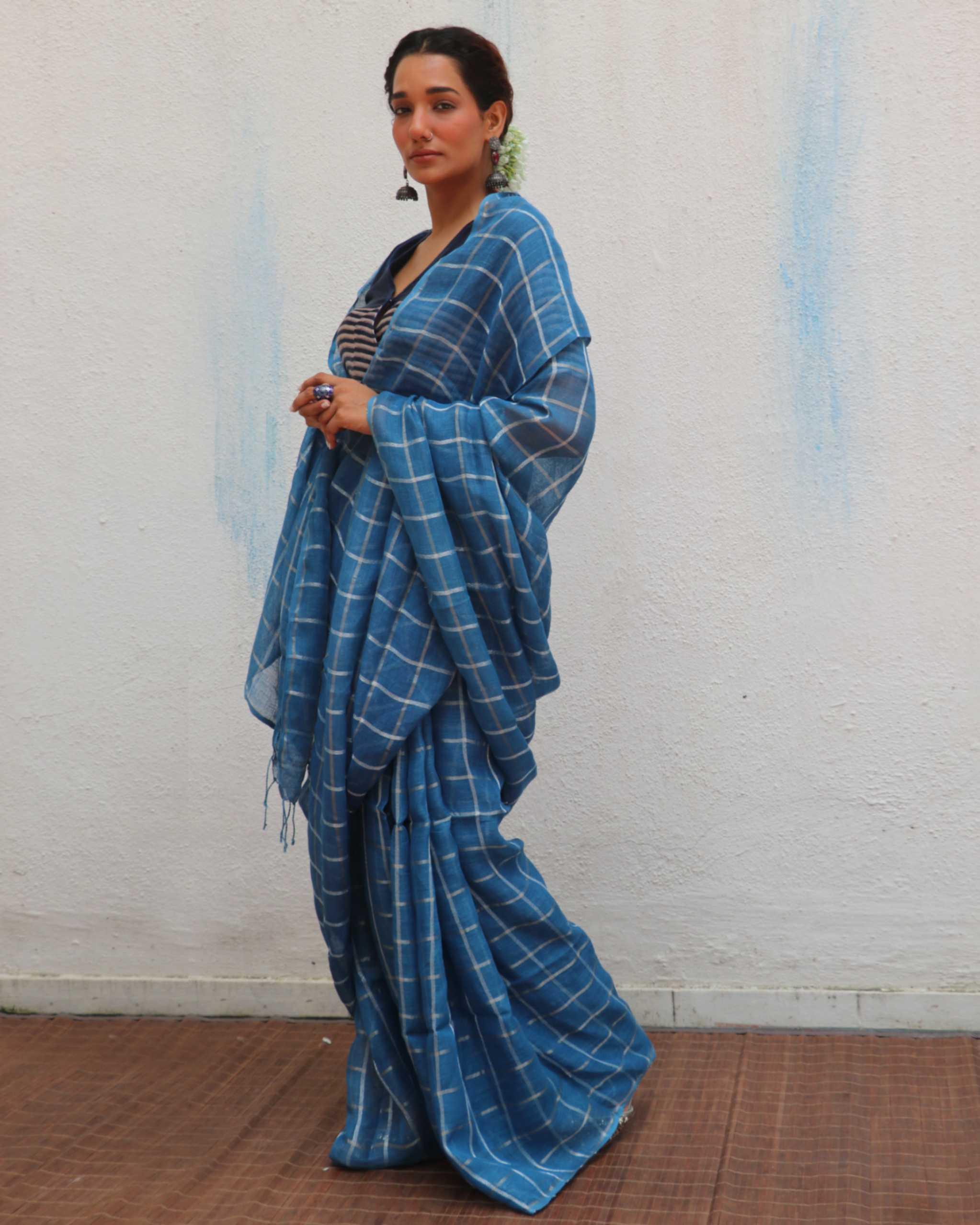 Meen Blue Handwoven Linen Zari Saree - Jheel - Image 8