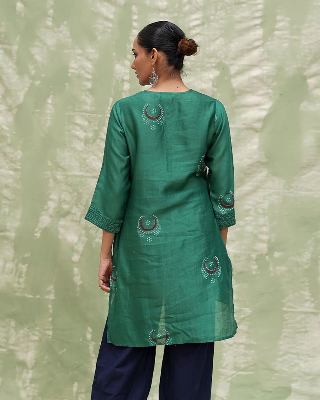 Mere Aangan Mein Green Handblock Printed Chanderi Silk Kurti - CHD - Image 5