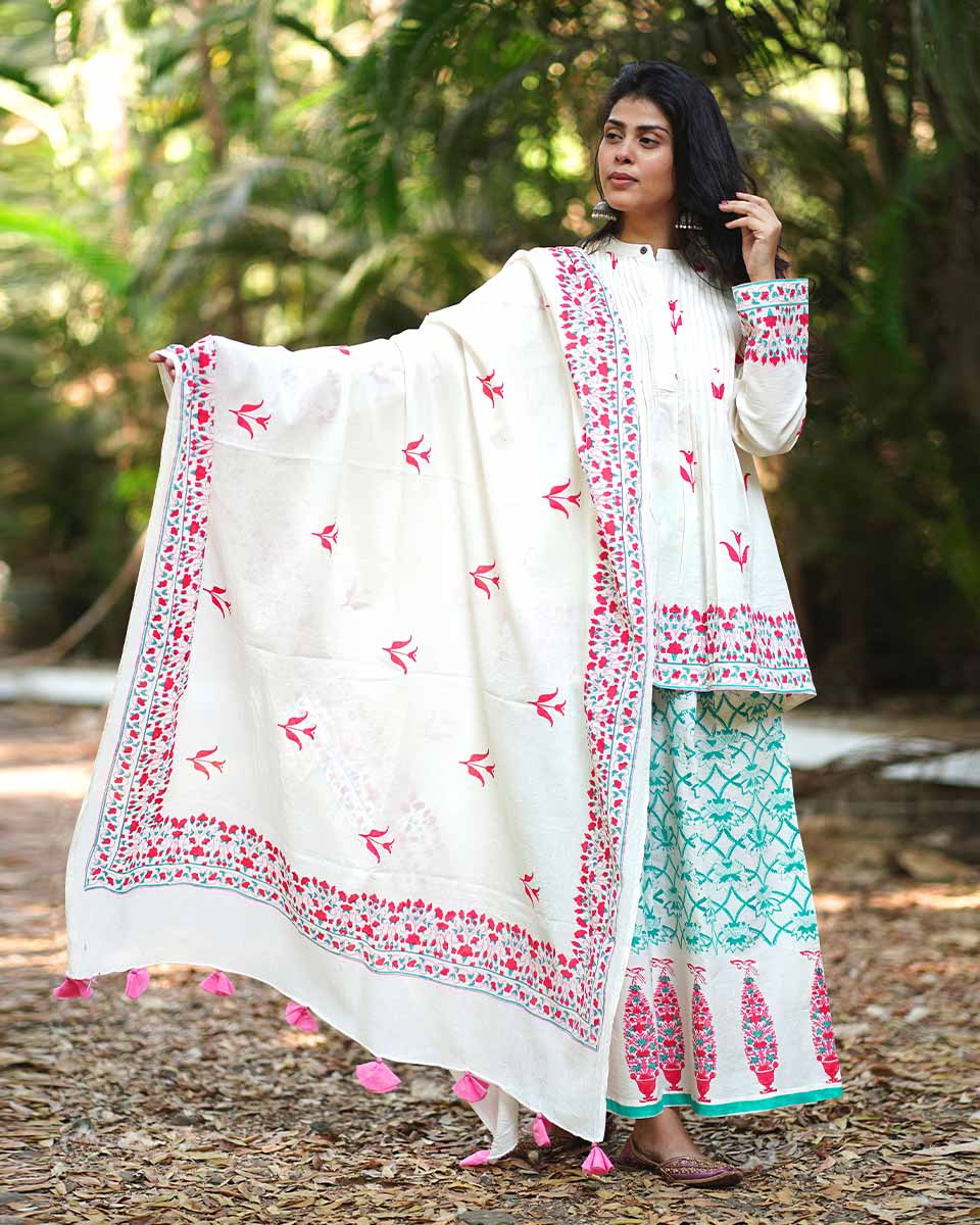 Mograâ€™s Magic Ivory Handblock Dupatta - MMG