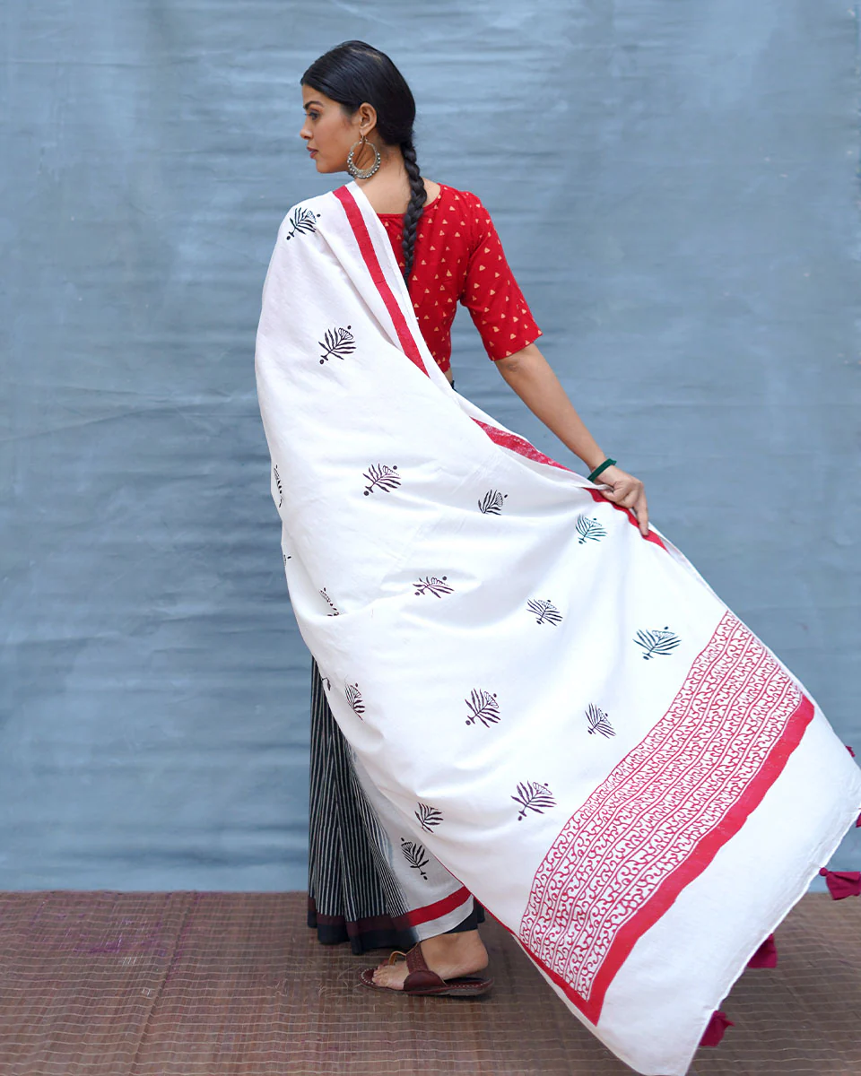 Moon & Mist Black & White Handblock Print Cotton Saree - MIS - Image 9