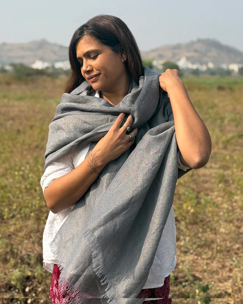 Morning Mist Pure Wool Zari Shawl - Image 6