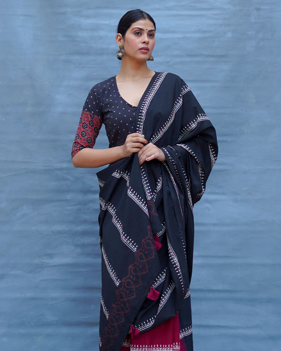 Mrinal Black With Maroon Handblock Printed Cotton Saree - Soil - Image 2