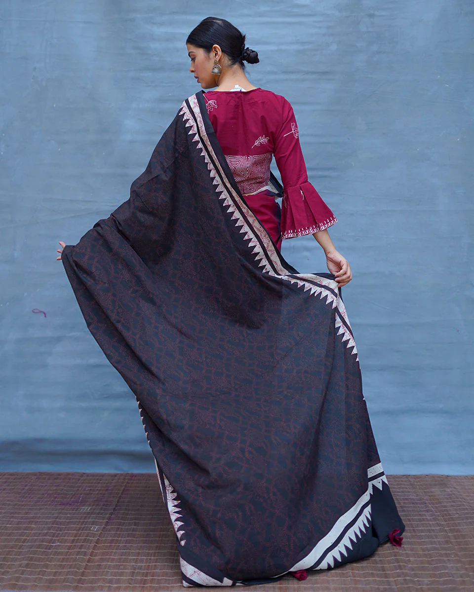 Mrinmoyee Maroon With Black Handblock Printed Cotton Saree - Soil - Image 3