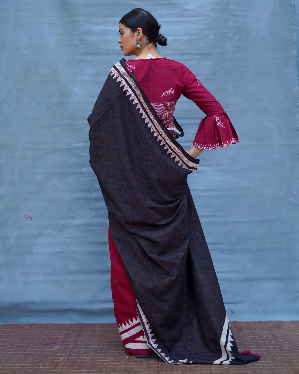 Mrinmoyee Maroon With Black Handblock Printed Cotton Saree - Soil - Image 4