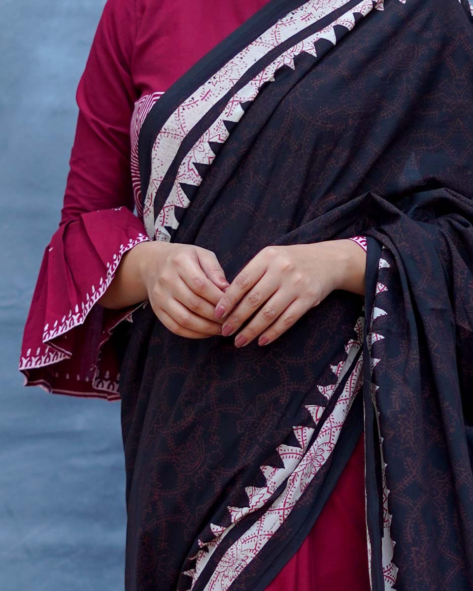 Mrinmoyee Maroon With Black Handblock Printed Cotton Saree - Soil - Image 7