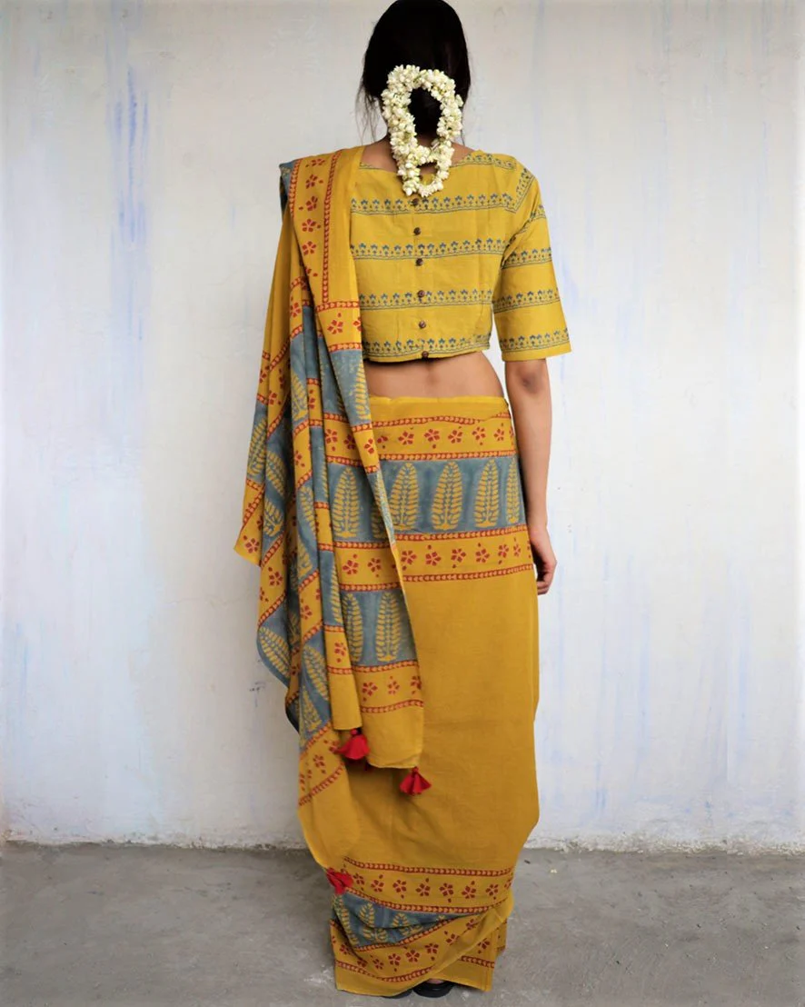 Mustard Block Printed Cotton Mul Saree - God - Image 10