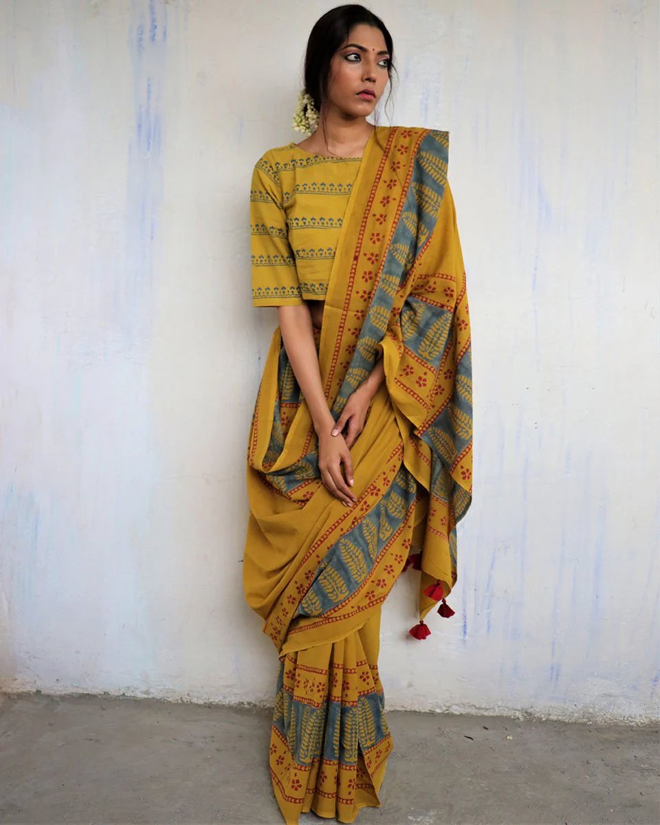 Mustard Block Printed Cotton Mul Saree - God - Image 9