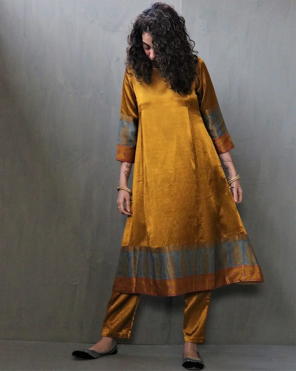 Mariglow Handprinted Mashru Silk Kurta Set - Image 5