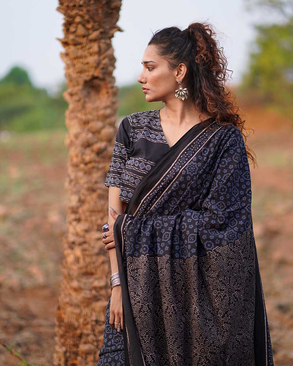 Nightscented Orchids Blockprinted Cotton Saree-WWB - Image 10